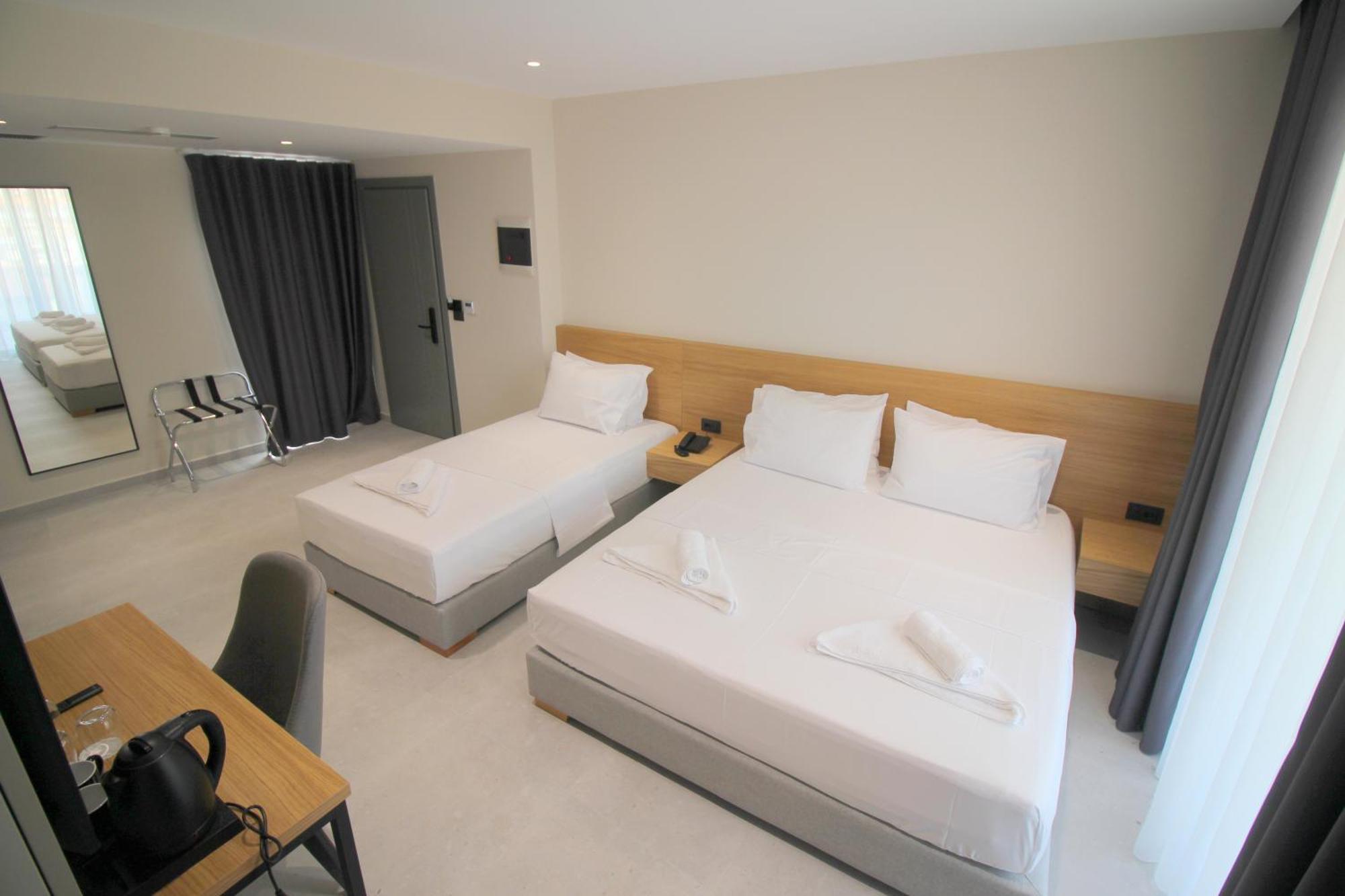Niklas Boutique Hotel Sarande Exterior photo
