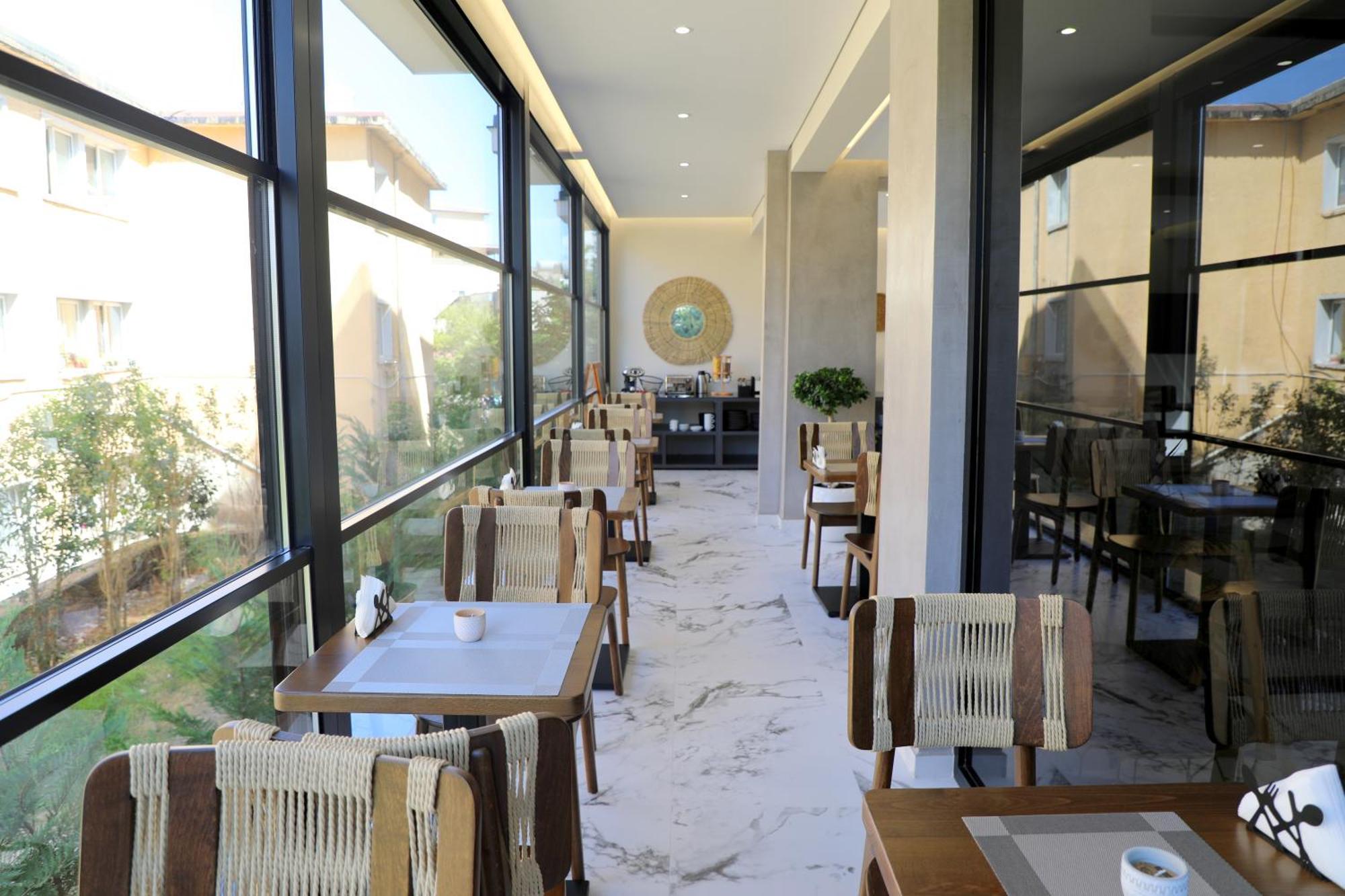 Niklas Boutique Hotel Sarande Exterior photo