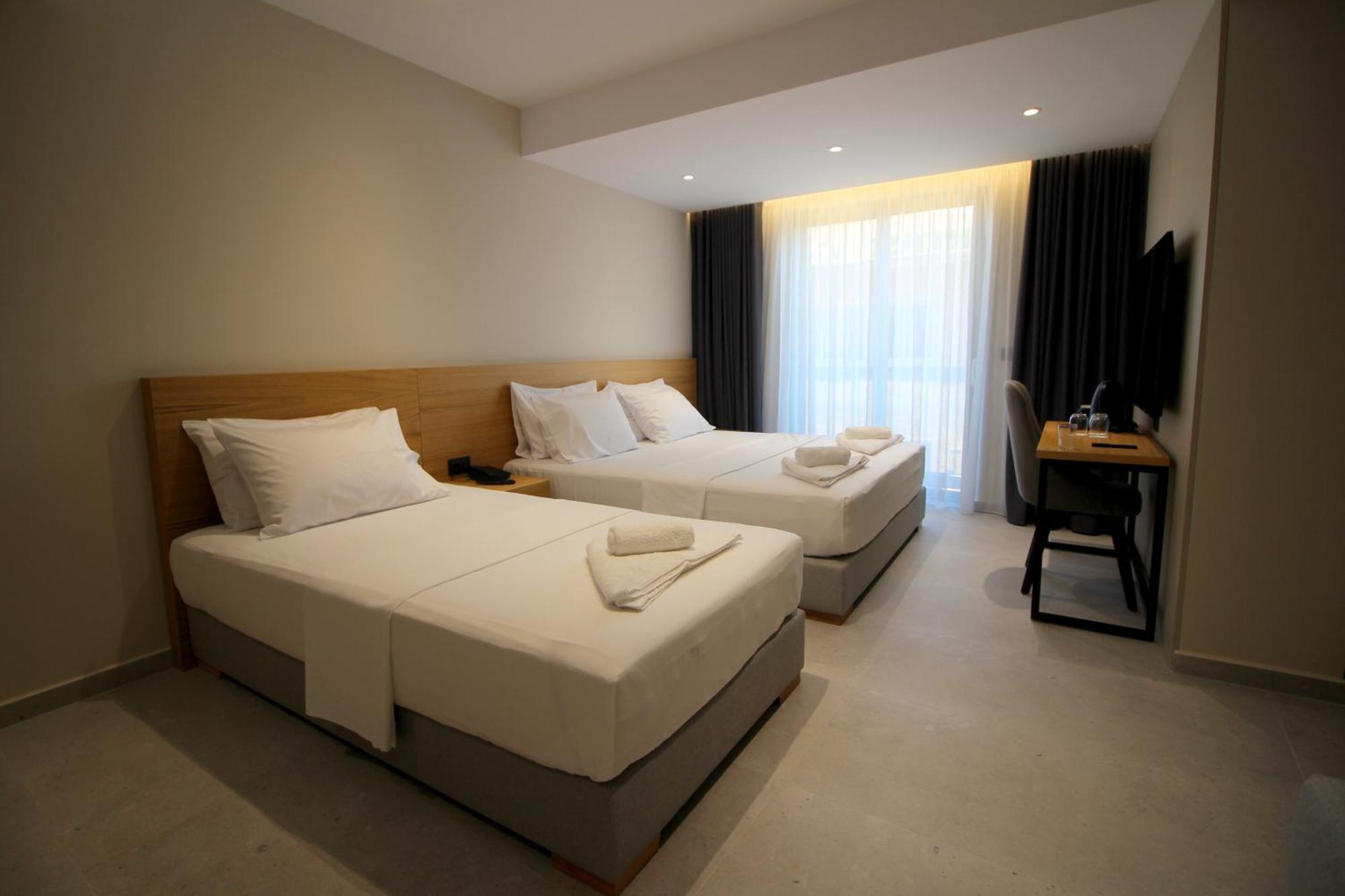 Niklas Boutique Hotel Sarande Exterior photo