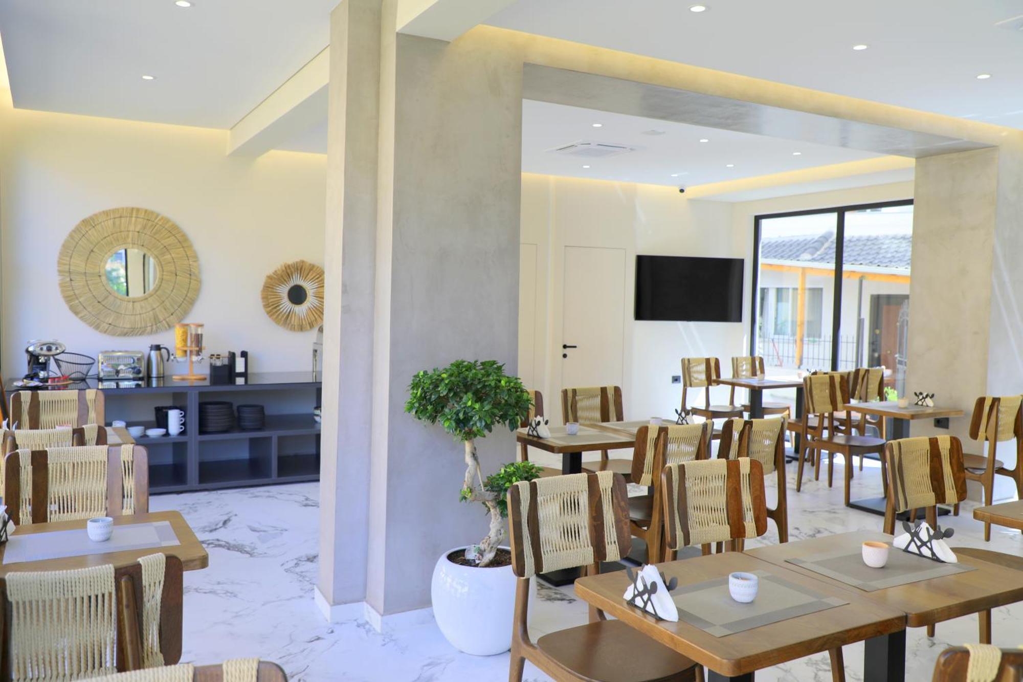 Niklas Boutique Hotel Sarande Exterior photo