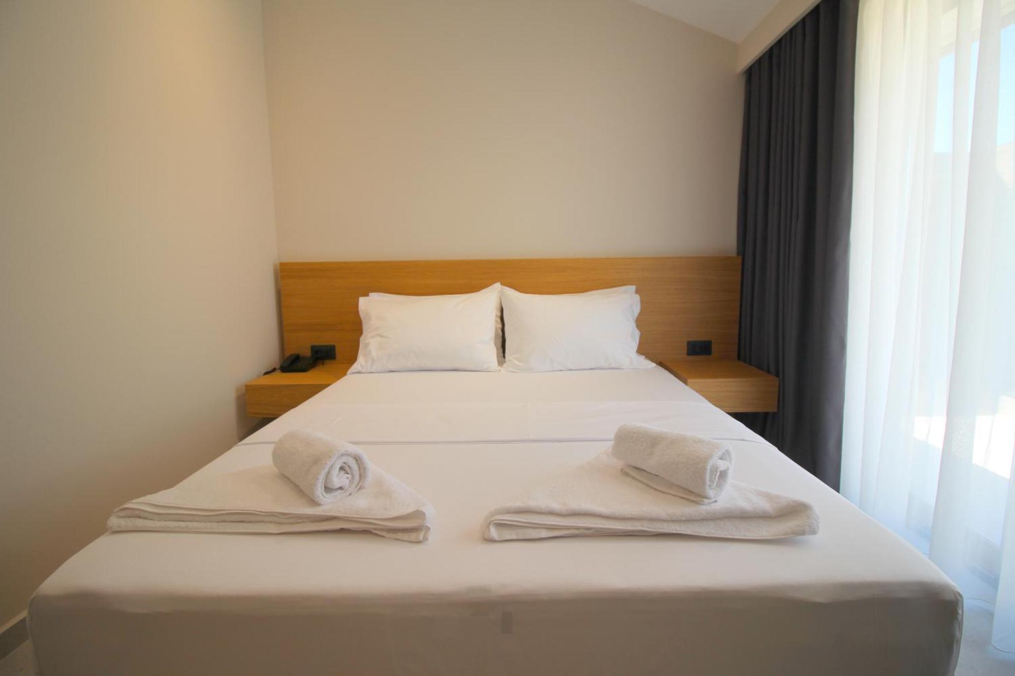 Niklas Boutique Hotel Sarande Exterior photo