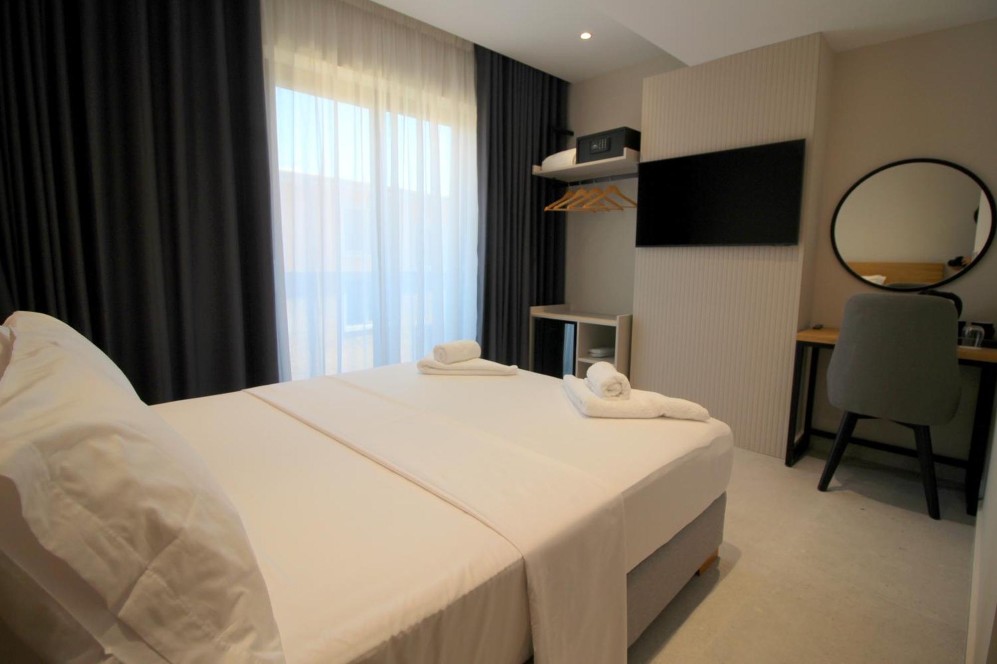 Niklas Boutique Hotel Sarande Exterior photo