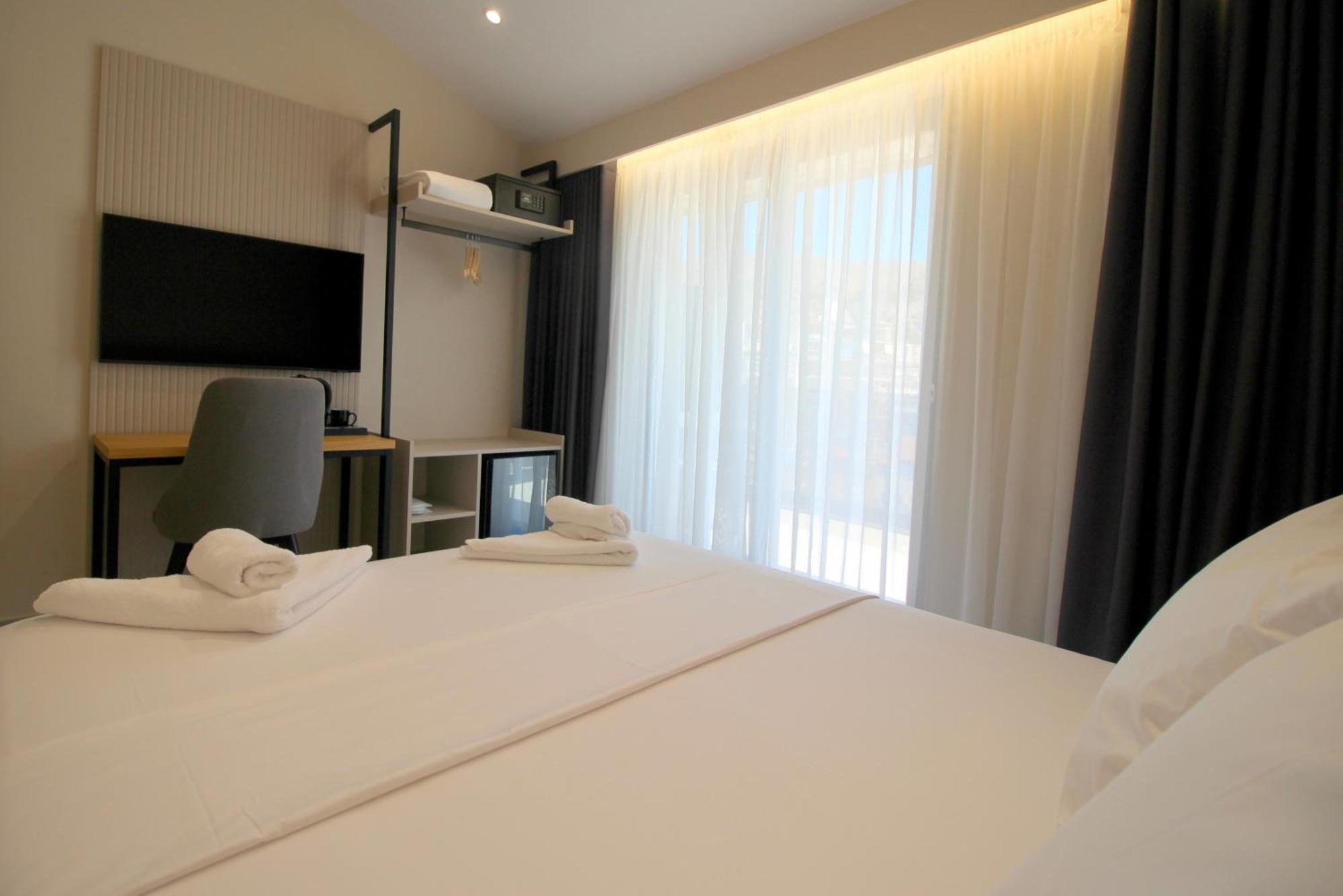 Niklas Boutique Hotel Sarande Exterior photo
