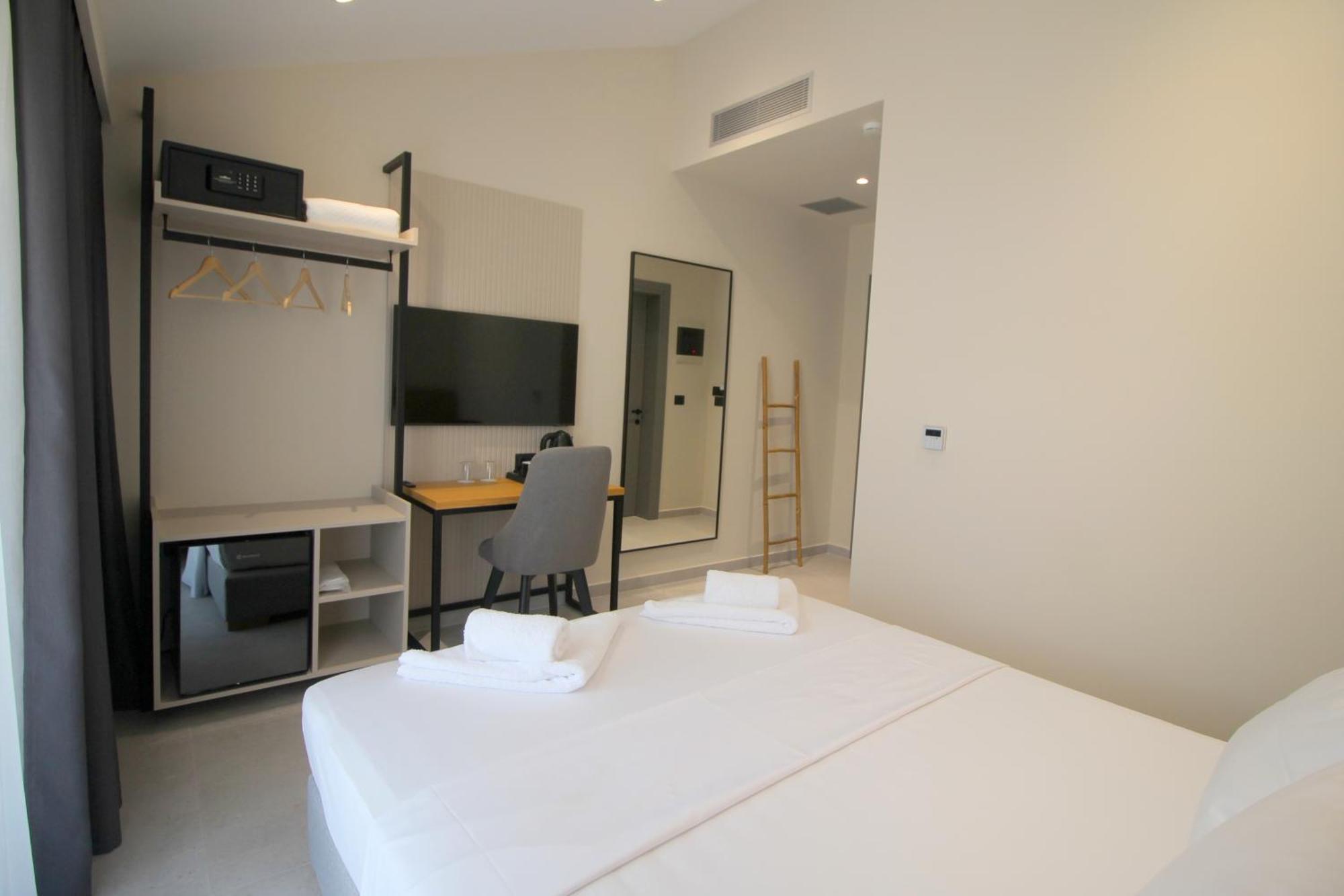 Niklas Boutique Hotel Sarande Exterior photo