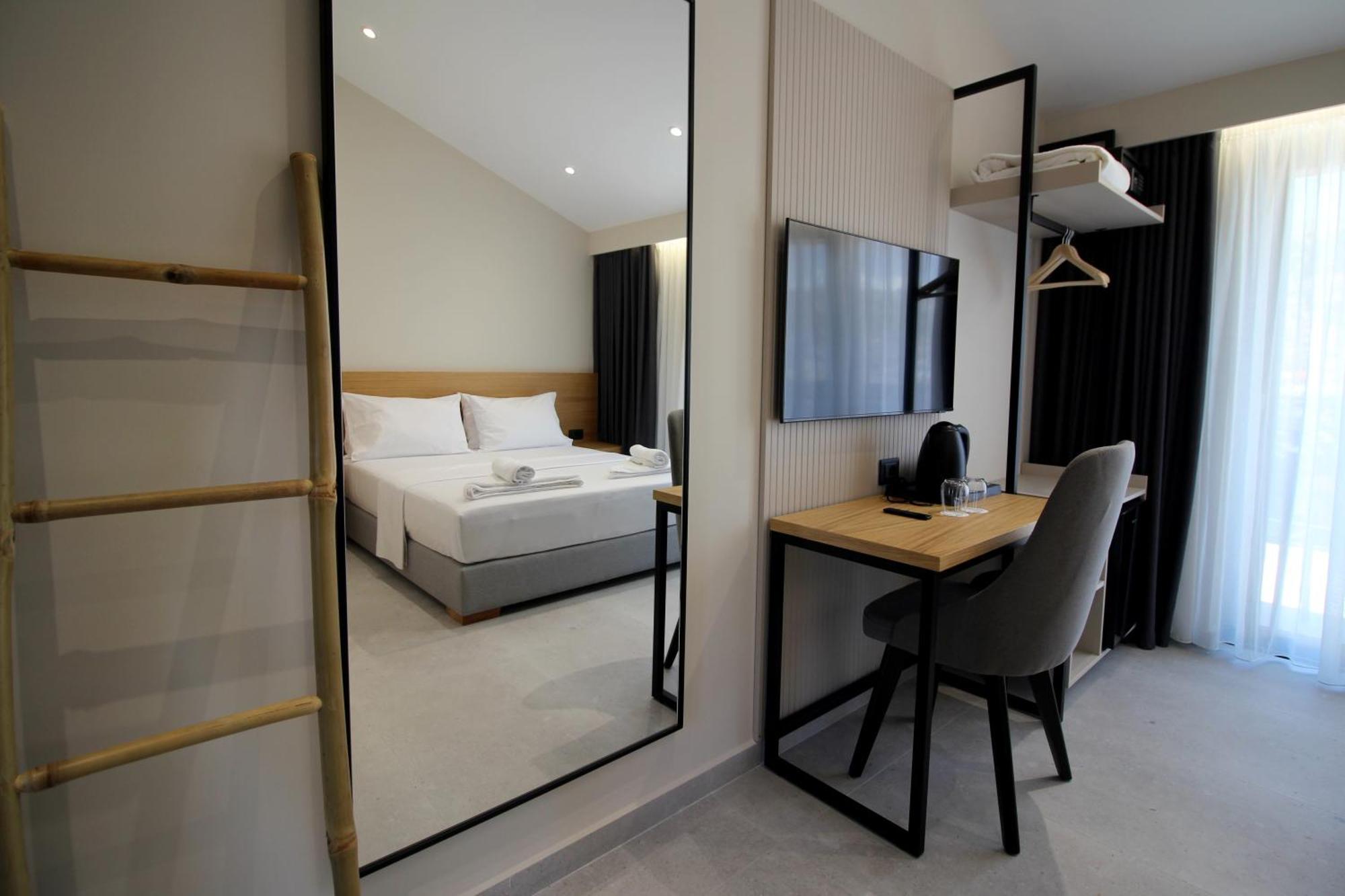 Niklas Boutique Hotel Sarande Exterior photo