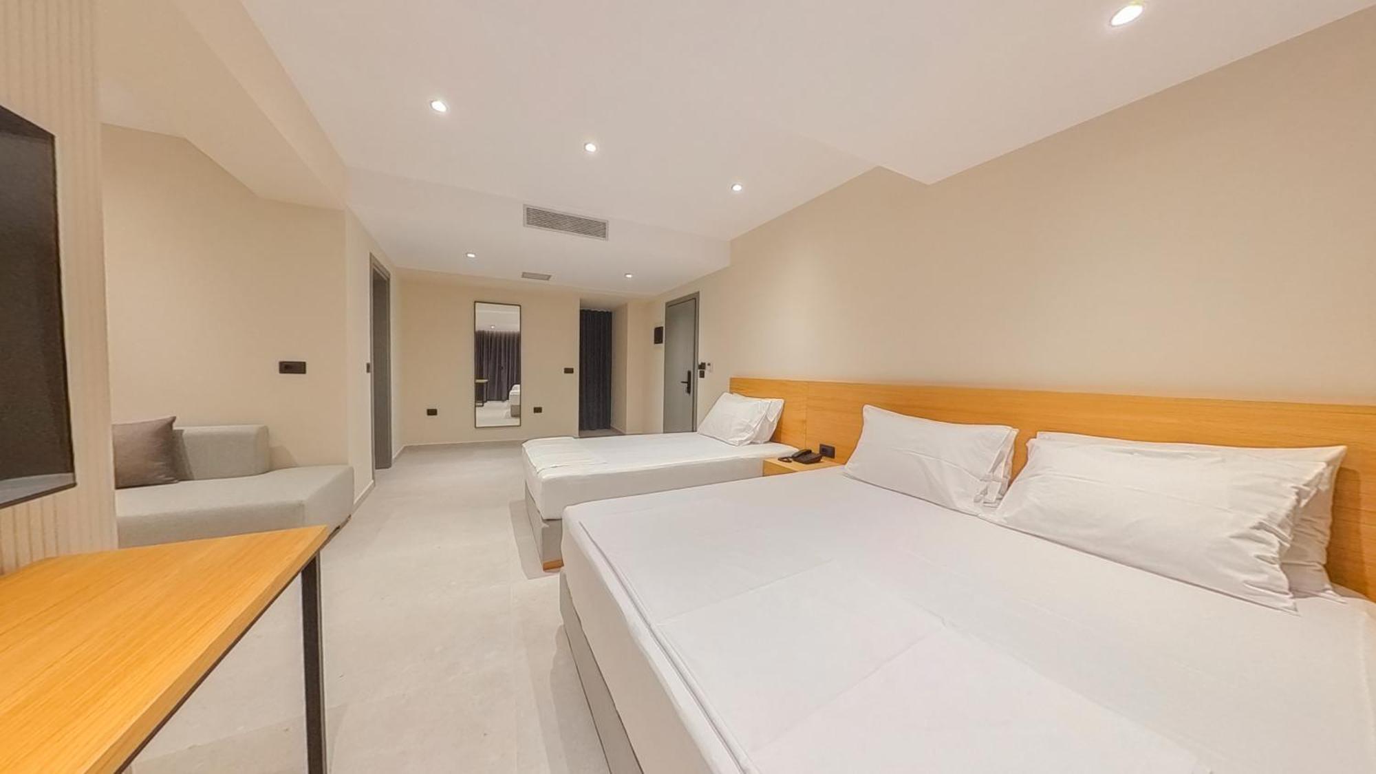 Niklas Boutique Hotel Sarande Exterior photo